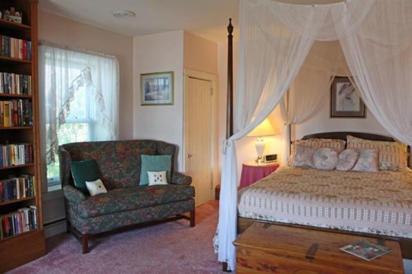 Belle Aire Mansion Bed & Breakfast